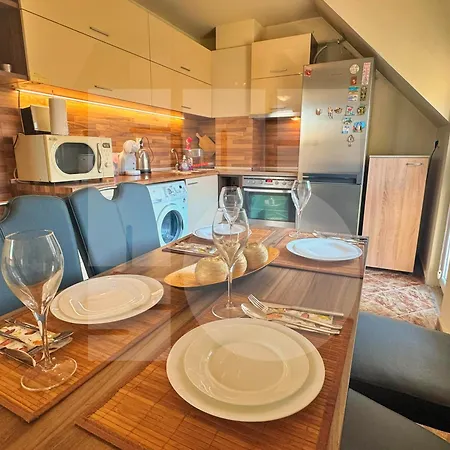 The Highground Hideout Warna