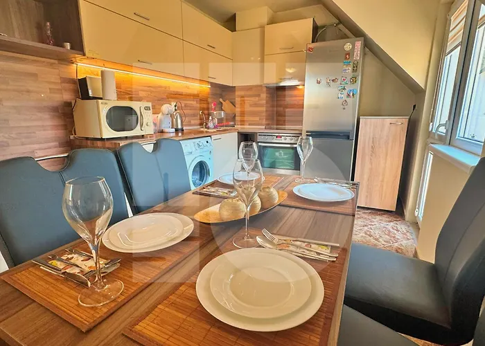 The Highground Hideout فارنا